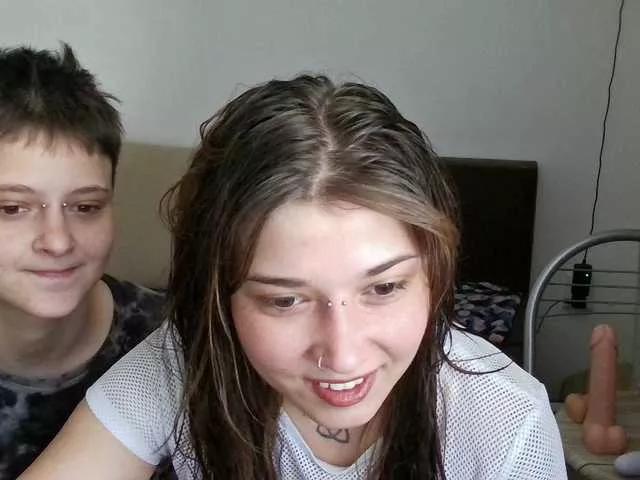 Aliens4twenty from BongaCams is Freechat
