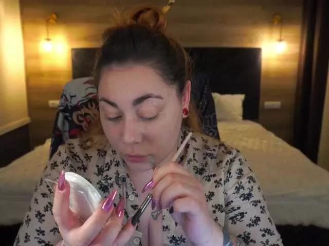 AmazonkaStarrr from BongaCams