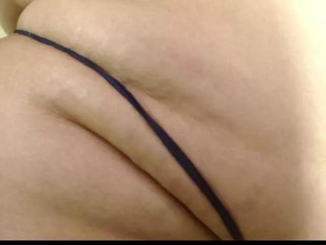 anawatson from BongaCams