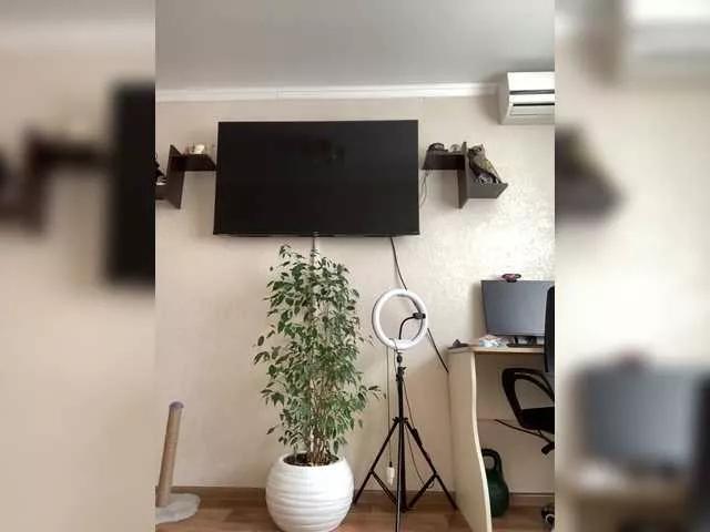 BitingKITTY from BongaCams