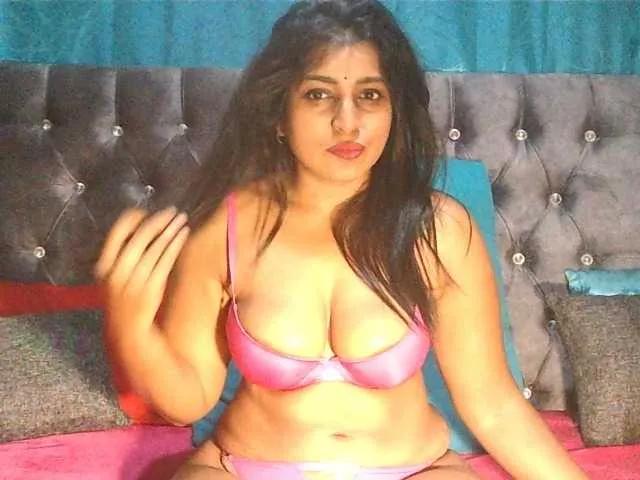 Bombasskitty from BongaCams