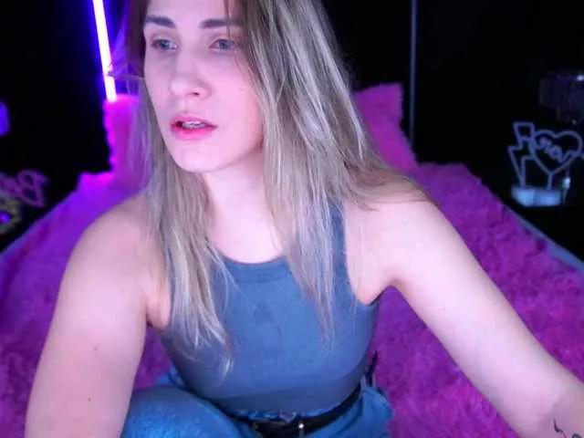 CassandraGood from BongaCams