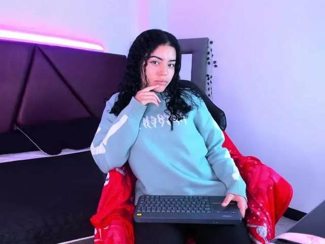 CharllotteEvanss from BongaCams is Freechat
