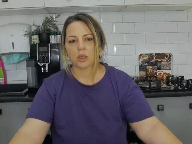 EllaSwan from BongaCams is Freechat