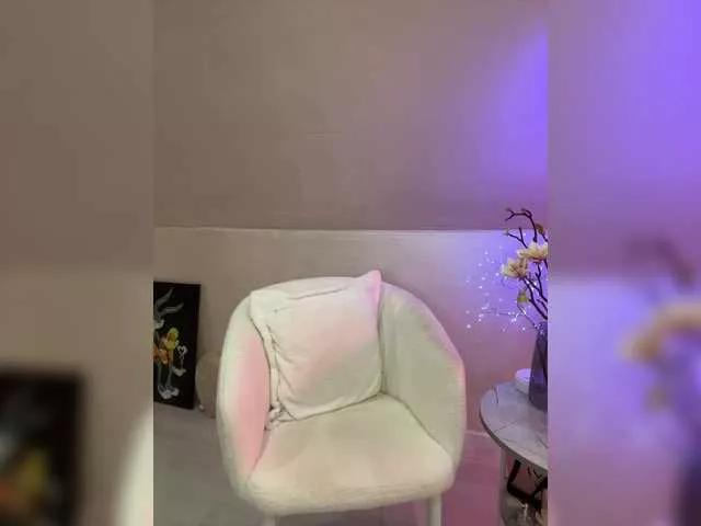 HollyPolly111 from BongaCams