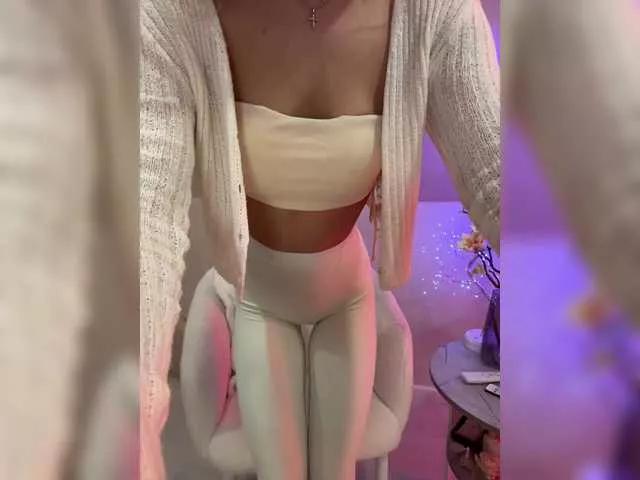 HollyPolly111 from BongaCams