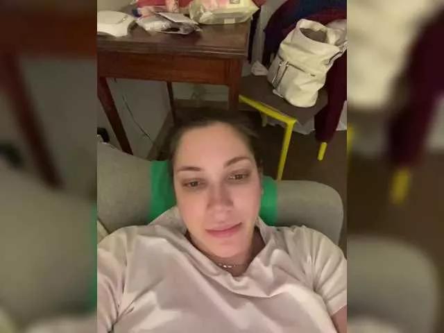kATTYf from BongaCams
