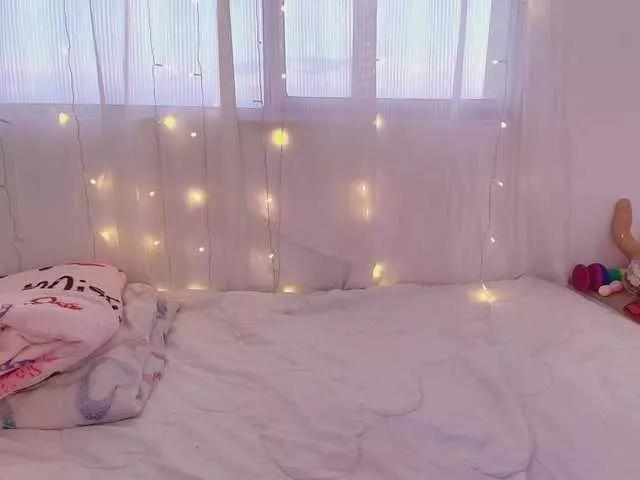 kittylove18 from BongaCams