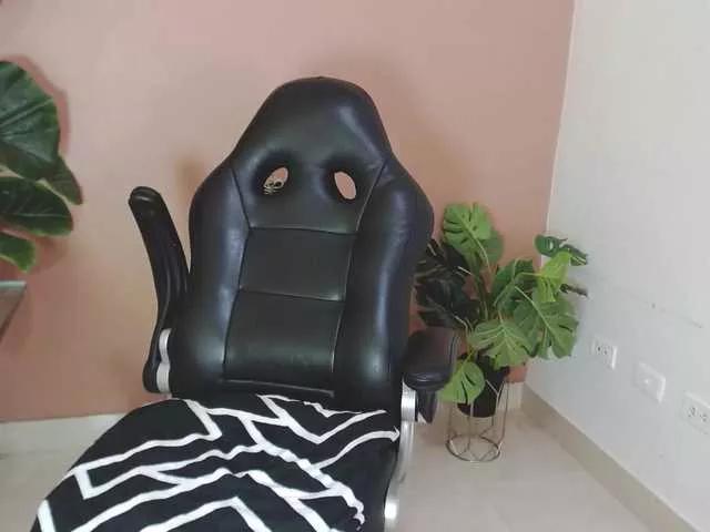 LussieWillow from BongaCams
