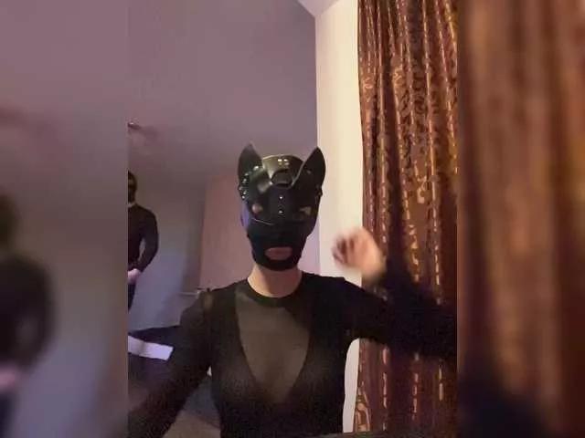 MadmenLovers from BongaCams