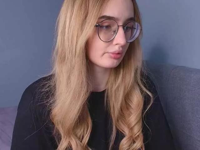 Nikkibly from BongaCams