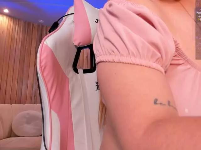 SamanthaKlein from BongaCams