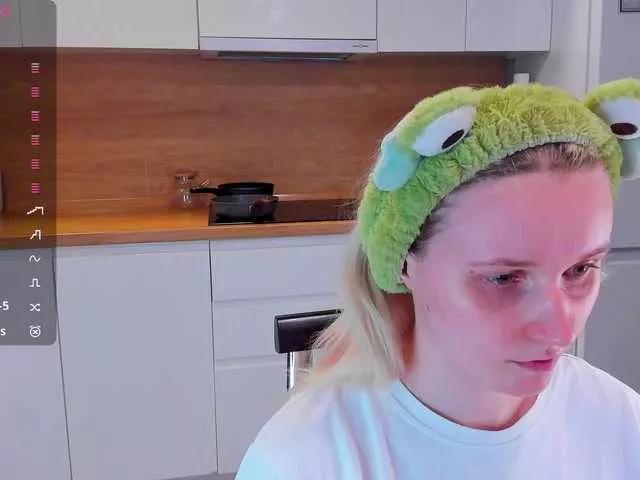 sweeteRose from BongaCams
