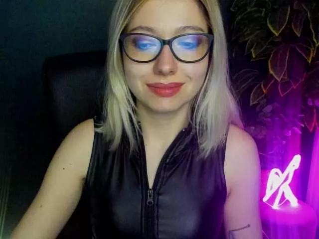 xxHeidiLove from BongaCams