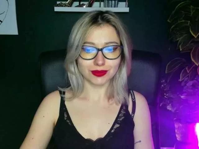 xxHeidiLove from BongaCams