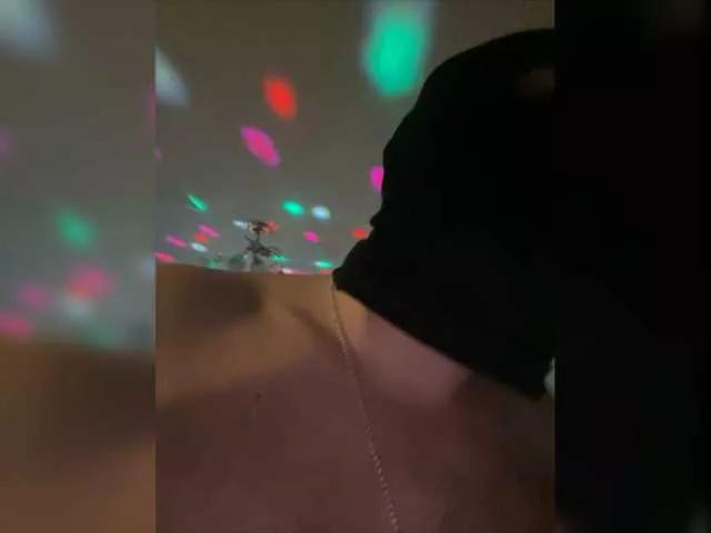 XXXklsdf from BongaCams