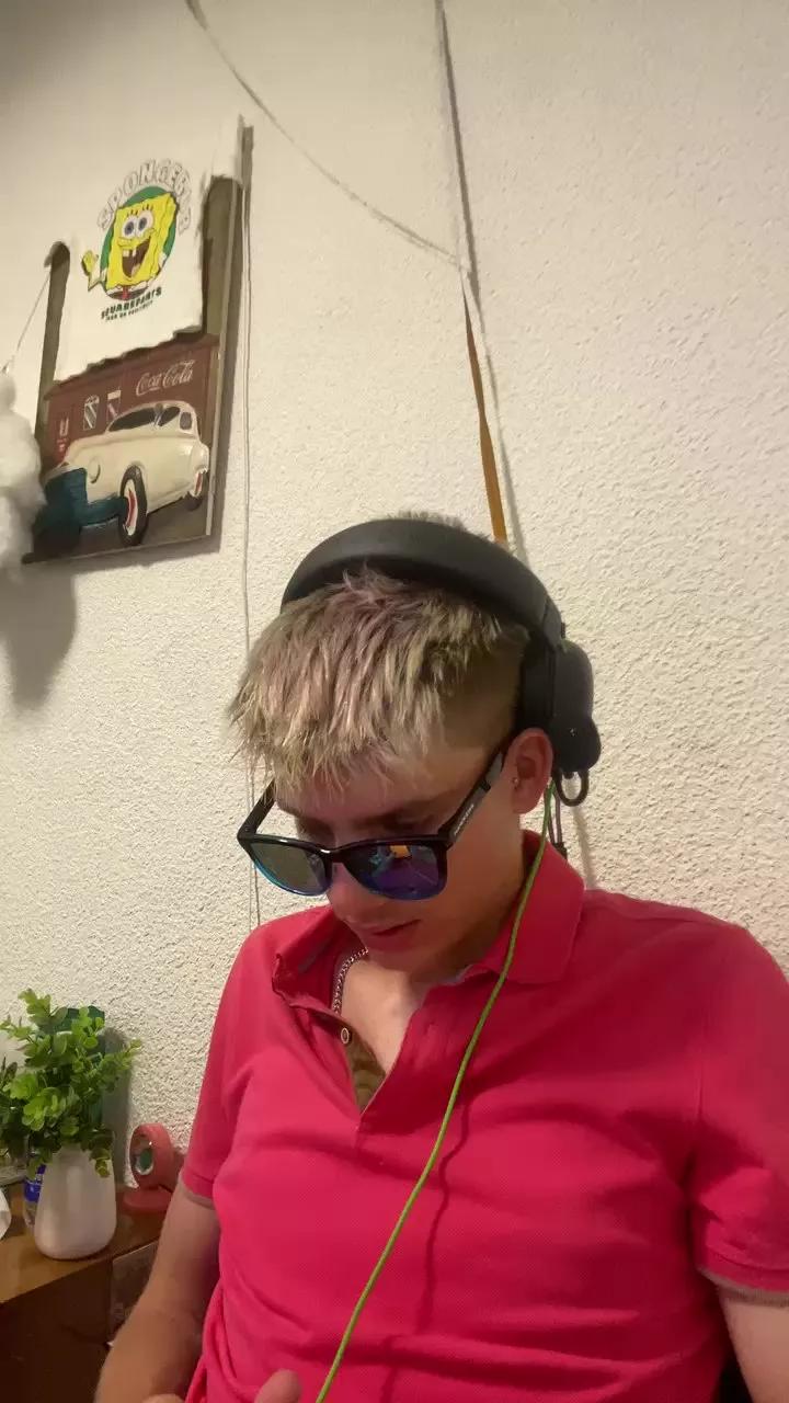 BoyBlondSweet on Cam4 