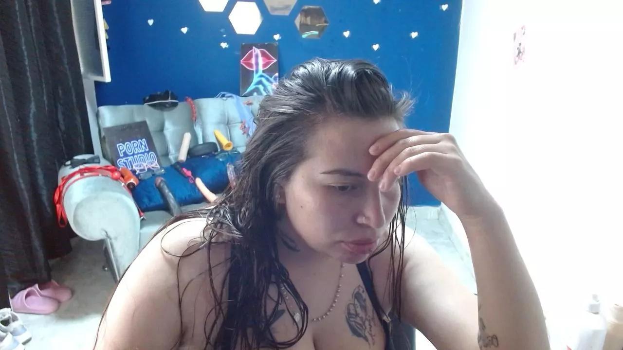 layanafuckass on Cam4 