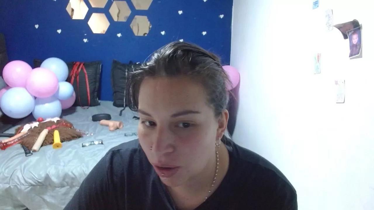 layanafuckass on Cam4 