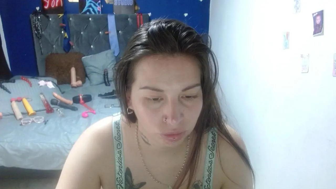 layanafuckass on Cam4