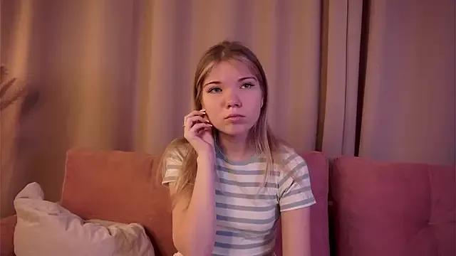 AinsleyBryan from StripChat is Freechat