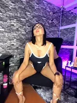 almaa_18 from StripChat