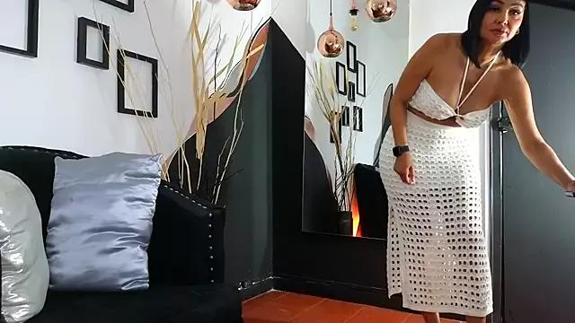 almaa_18 from StripChat