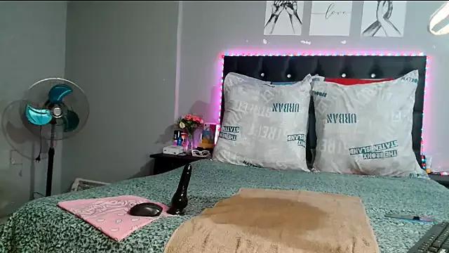 berrylipsX from StripChat is Freechat