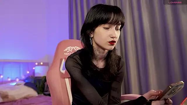 Camilla_Charming from StripChat is Freechat