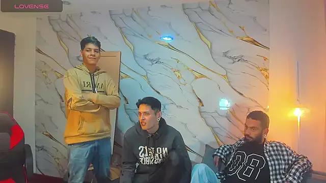 ChrisAndMaxWithBigCocks from StripChat is Freechat