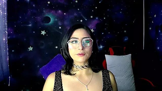 CristaldelLeon_s from StripChat is Freechat
