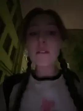 cuteperseon from StripChat is Freechat