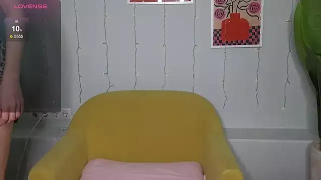 cutiewithglasses from StripChat is Freechat