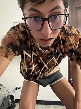 darkdesire_01 from StripChat is Freechat