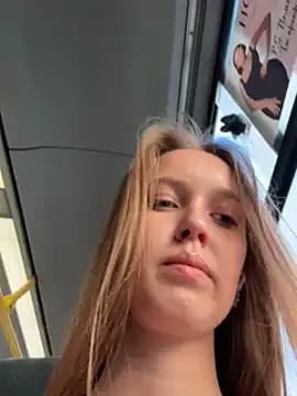 ElliRose from StripChat is Freechat