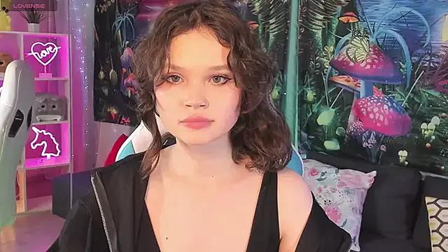 EmilyChaves from StripChat is Freechat