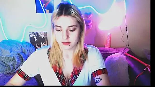 EmilyGold6565 from StripChat is Freechat