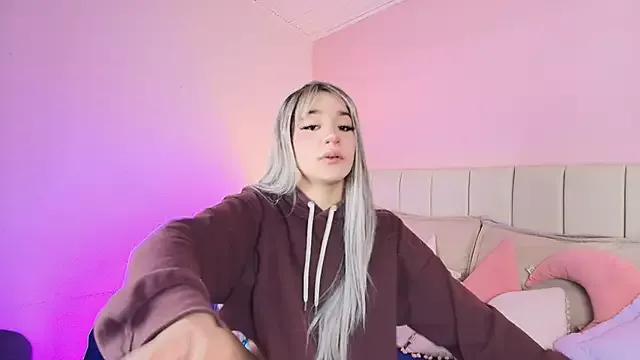EmmaJhonnsson from StripChat is Freechat