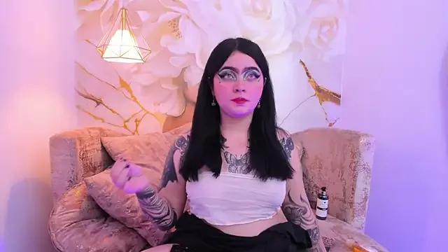 hannybluee from StripChat is Freechat
