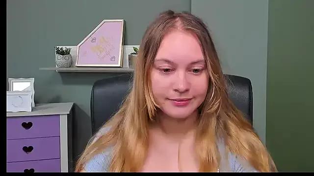 kitty_valeria from StripChat is Freechat