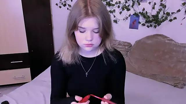 LaseyMoon from StripChat is Freechat