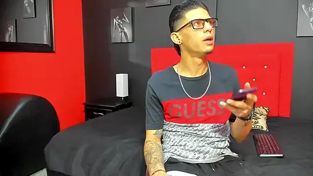 Leslyandmichael from StripChat is Freechat