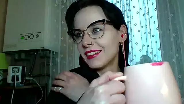 LuminousLady from StripChat is Freechat