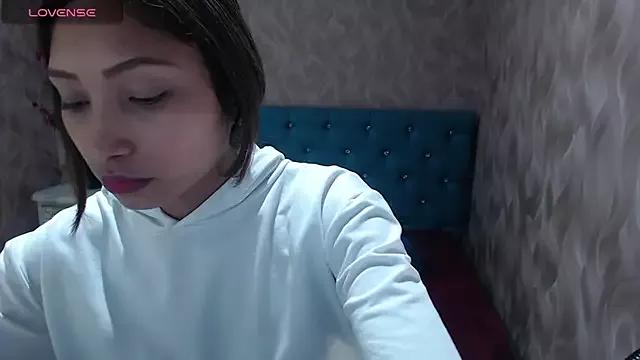 MadelineDoll from StripChat is Freechat