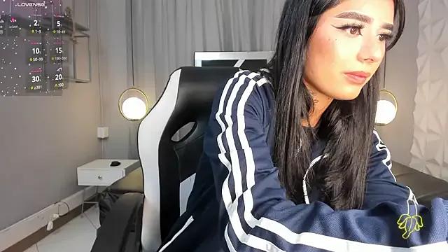 MAGIC_SCARLET from StripChat is Freechat