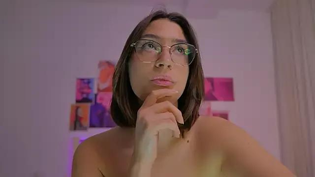 Naalani from StripChat