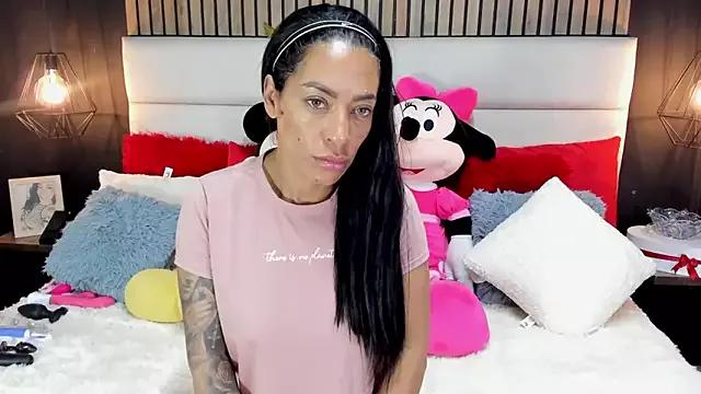 NiicolleMiller from StripChat is Freechat