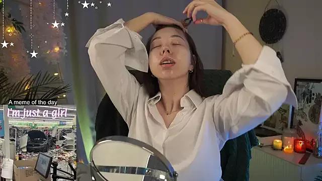 Sarah_Son from StripChat is Freechat