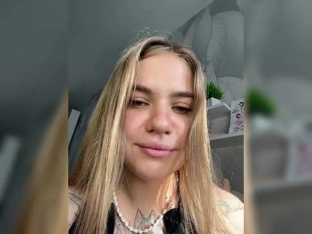 -Tiki-Riki- on BongaCams