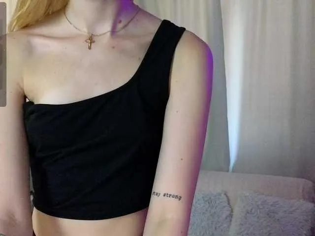 AnnaNolan — I love when Daddy plays with my toys and with me in the bed. I love being spoiled and getting attention. But sometimes I turn into a dominant cat who knows exactly what she wants. I love the balance between tenderness and boldness
